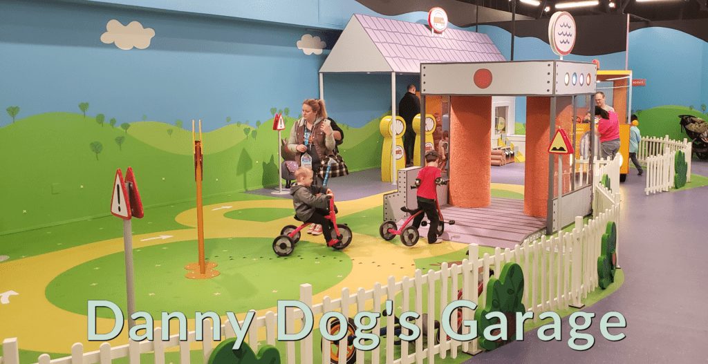 Peppa Pig World of Play Great Lakes Crossing Outlet Danny Dog's Garage and Mr. Zebra's Post Van