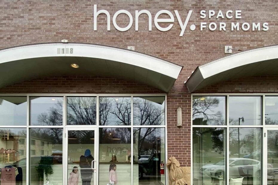 Honey Space for Moms - Connect, Work, Breathe, Grow 2 1 Honey Space for Moms 15 FB