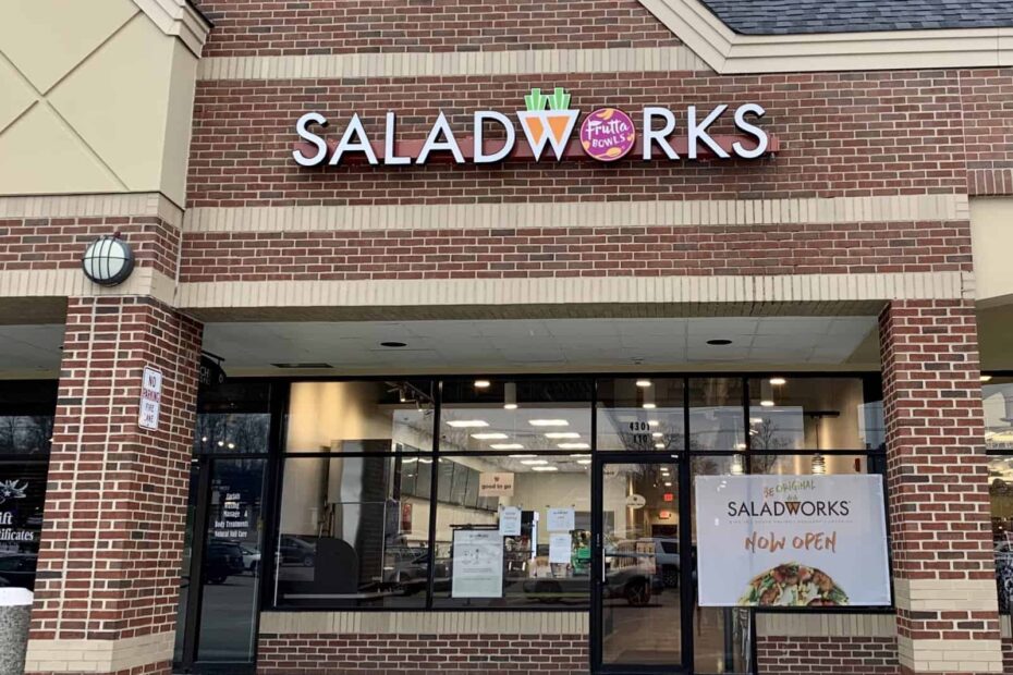New Saladworks & Frutta Bowls Location 2 Saladworks storefront on Orchard Lake Road scaled