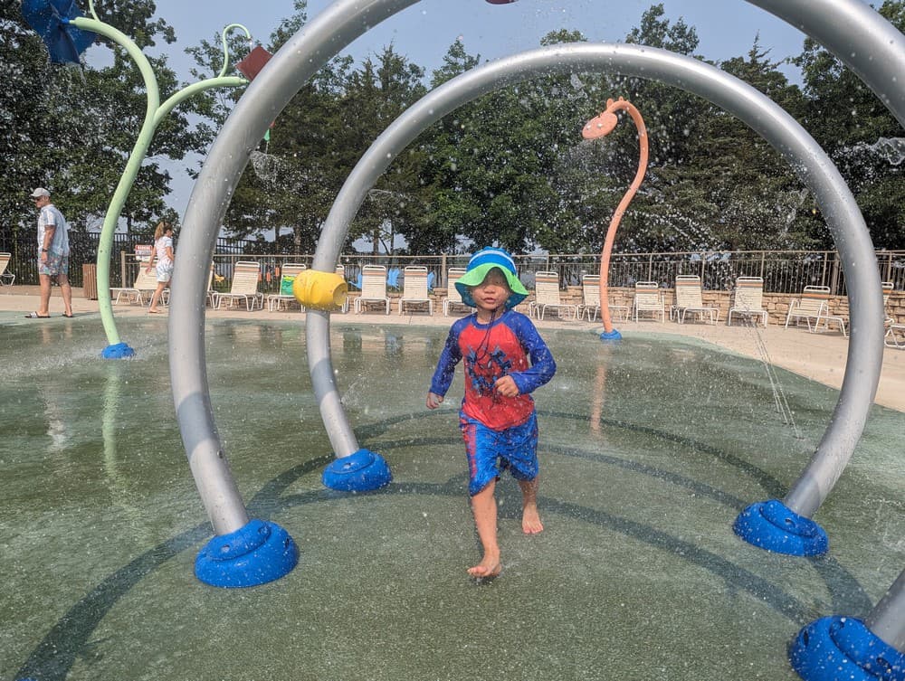 Blue Heron Bay Splash Park in Independence Lake County Park Photos
