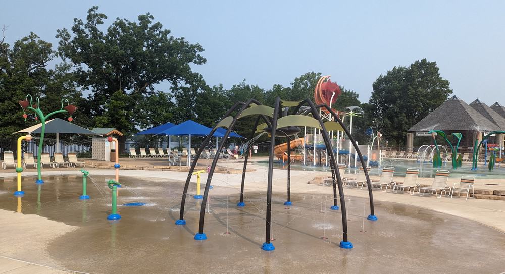 Blue Heron Bay Splash Park in Independence Lake County Park Photos