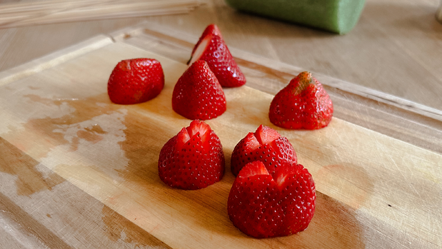 Mother's Day DIY Edible Bouquet 3 MothersDayStrawberries