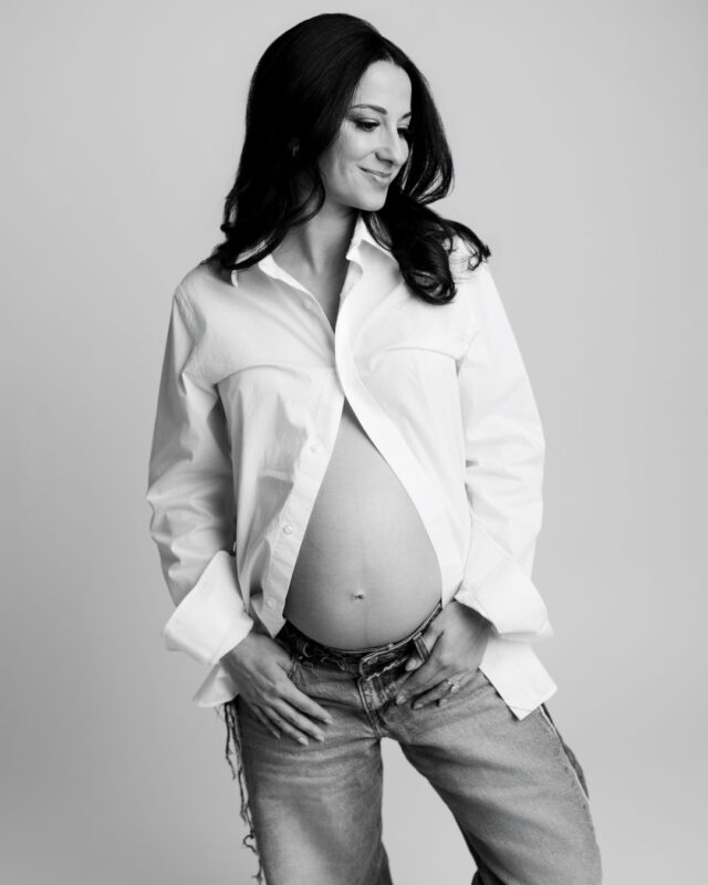 Studio Belle Mère in Plymouth: A Luxury Maternity and Newborn Photography Experience for Metro Detroit Moms 6 StudioBelleMere MaternityPhotoshoot1